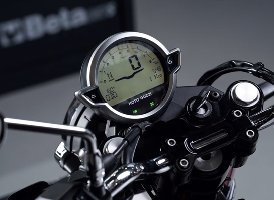 MG V7 Tab Tech 900X675 Copy